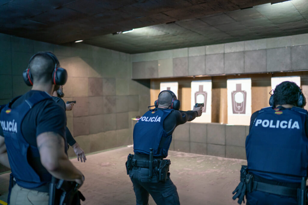 policía nacional prácticas de tiro entrenamiento seguridad fuerzas y cuerpos de seguridad