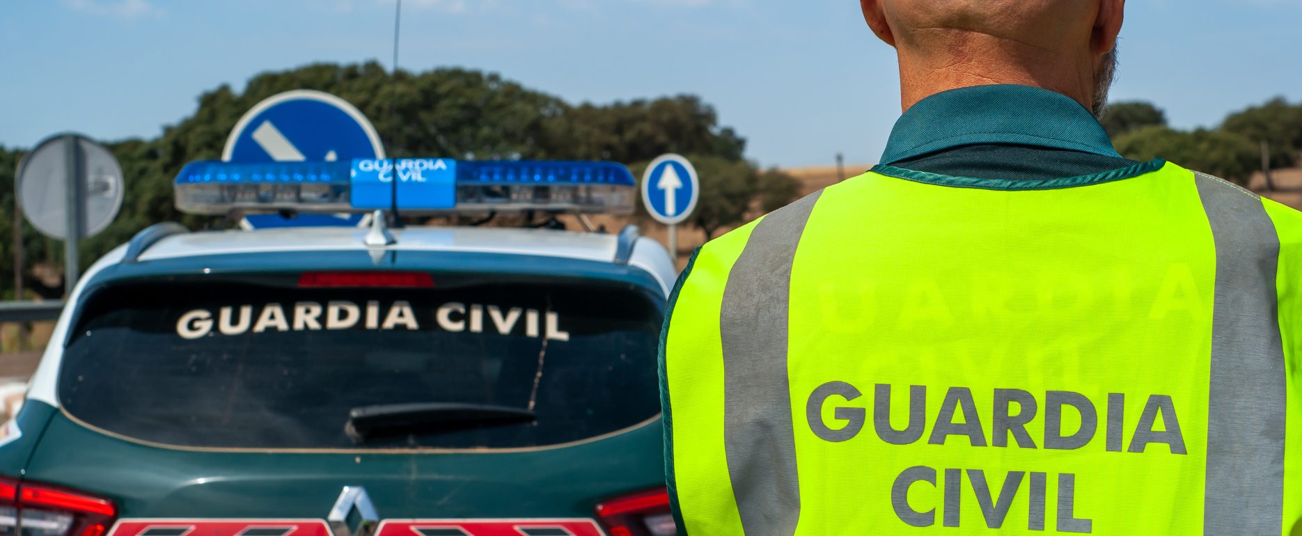 guardia civil tráfico seguridad vial carretera protección ciudadana