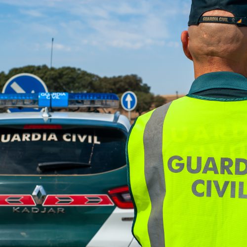 guardia civil tráfico seguridad vial carretera protección ciudadana